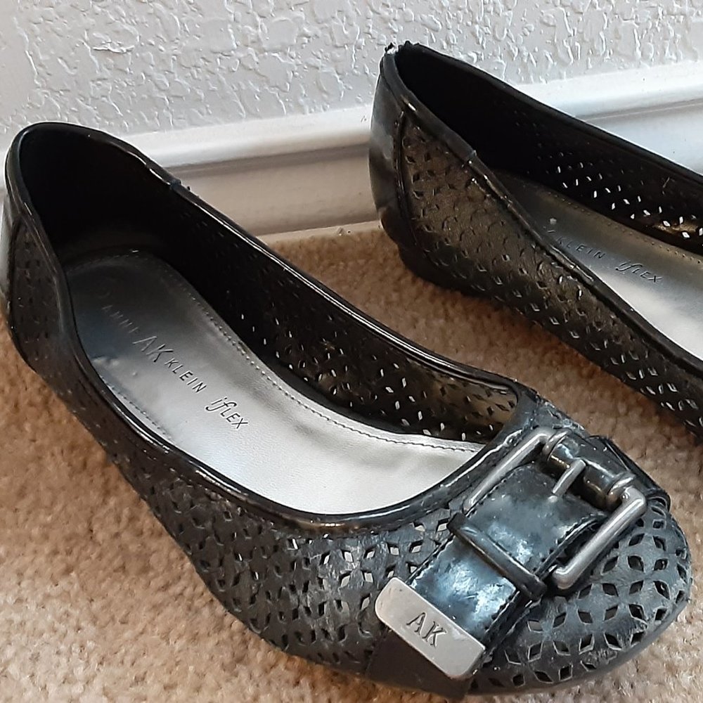 Womans flats
